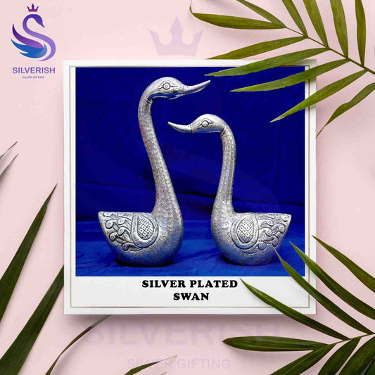 Grace & Elegance: Silver-Plated Swan for Luxurious Home